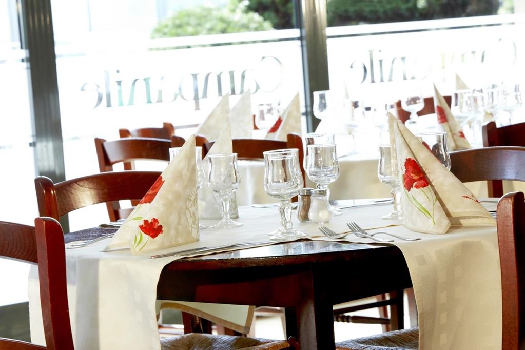 โรงแรมกัมปานีเล คาโตวิเซอ คาโตวีตเซ ร้านอาหาร รูปภาพ